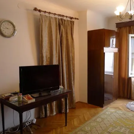 Villa Speciale 9 Chambres Avec Piscine Et Jardin